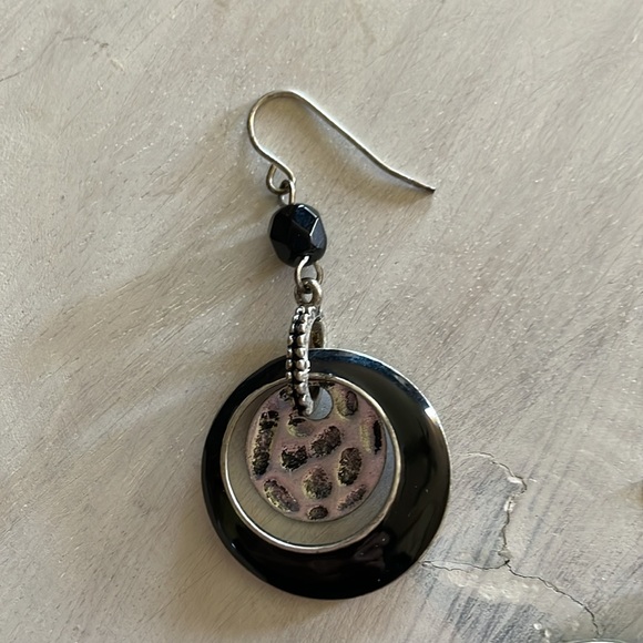 Black and silver drop earrings - Picture 2 of 4